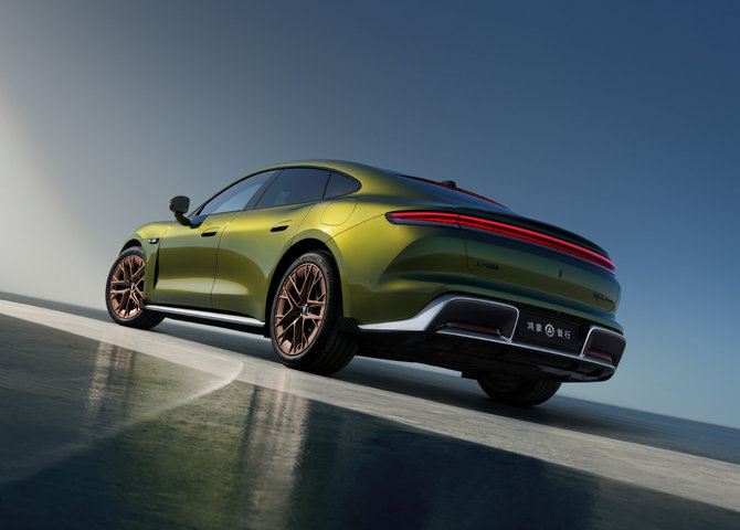 Rear-side view of the Shangjie Z7, showing the car's configuration.