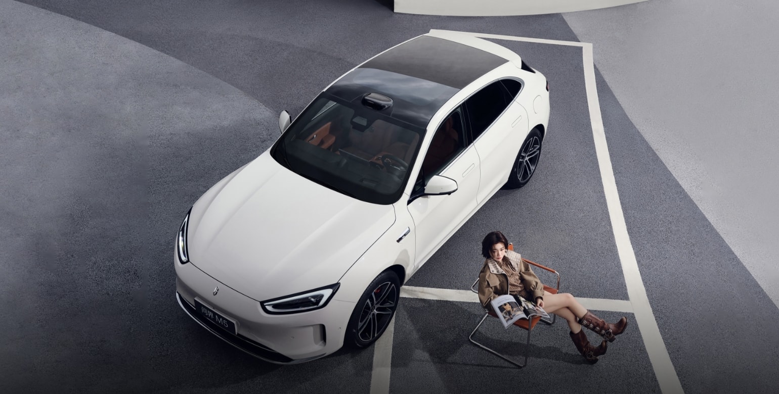 AITO New M5 Ultra Pure White