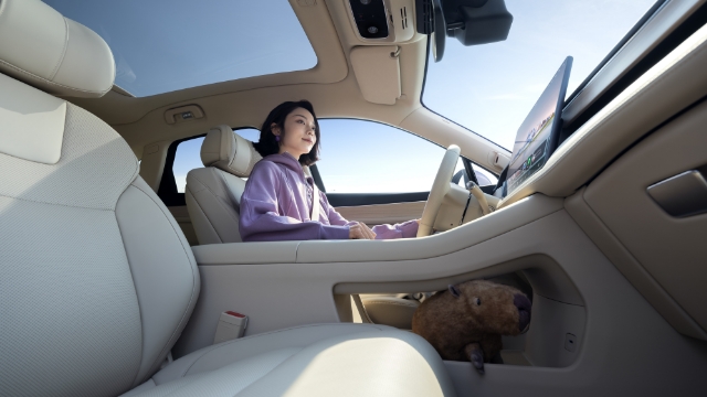 AITO New M5 Ultra larger centre-console storage