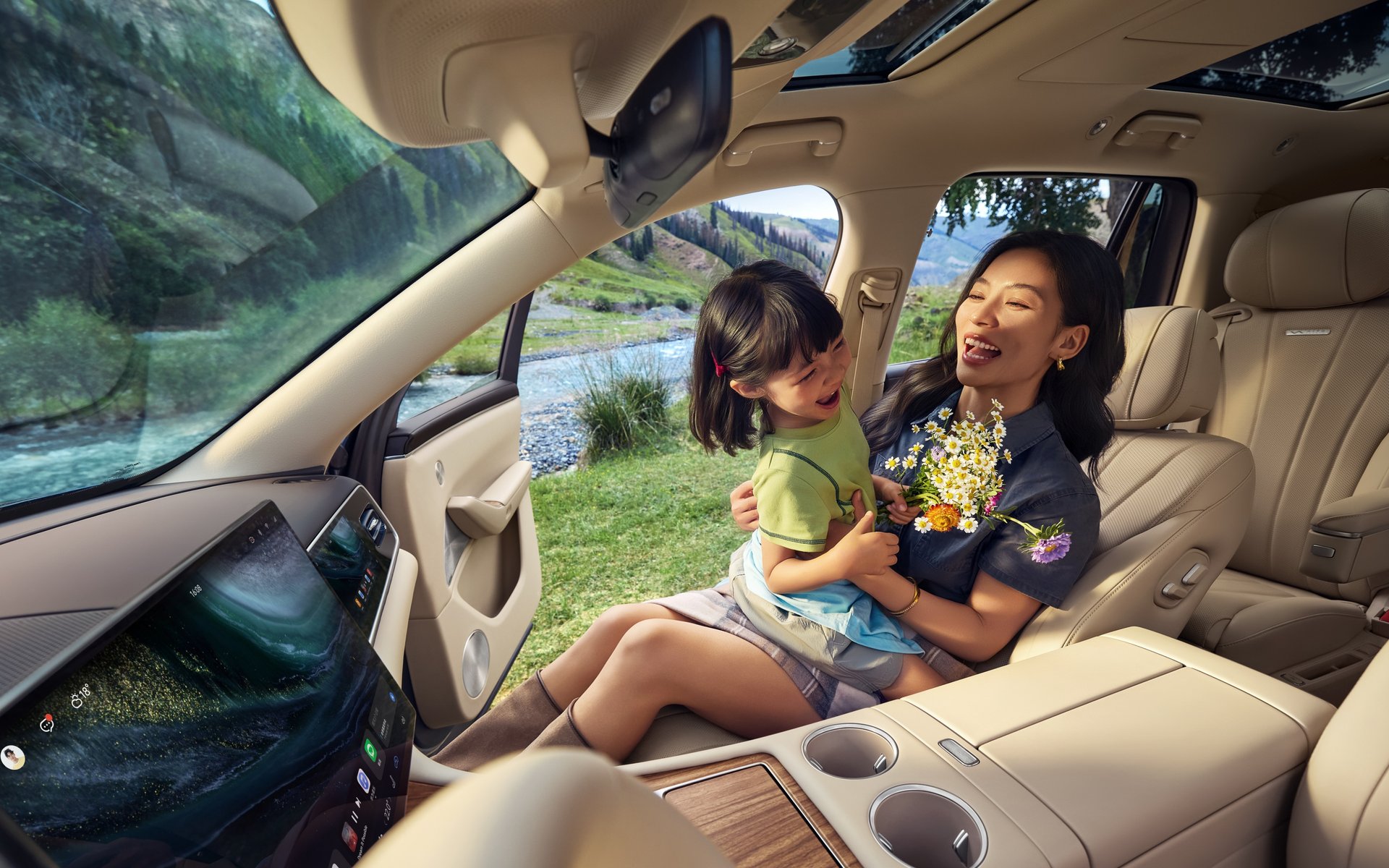AITO M7 Extra-Large Seating Space