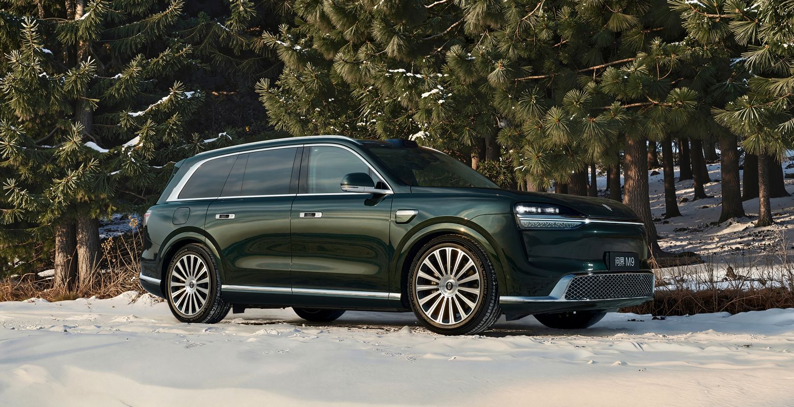 AITO M9 Spruce Green Exterior