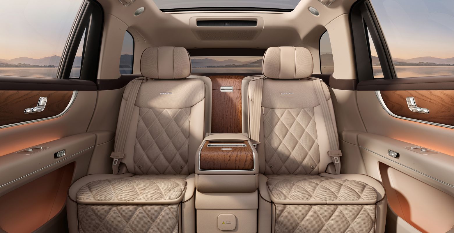 AITO M9 Springtime Apricot Interior