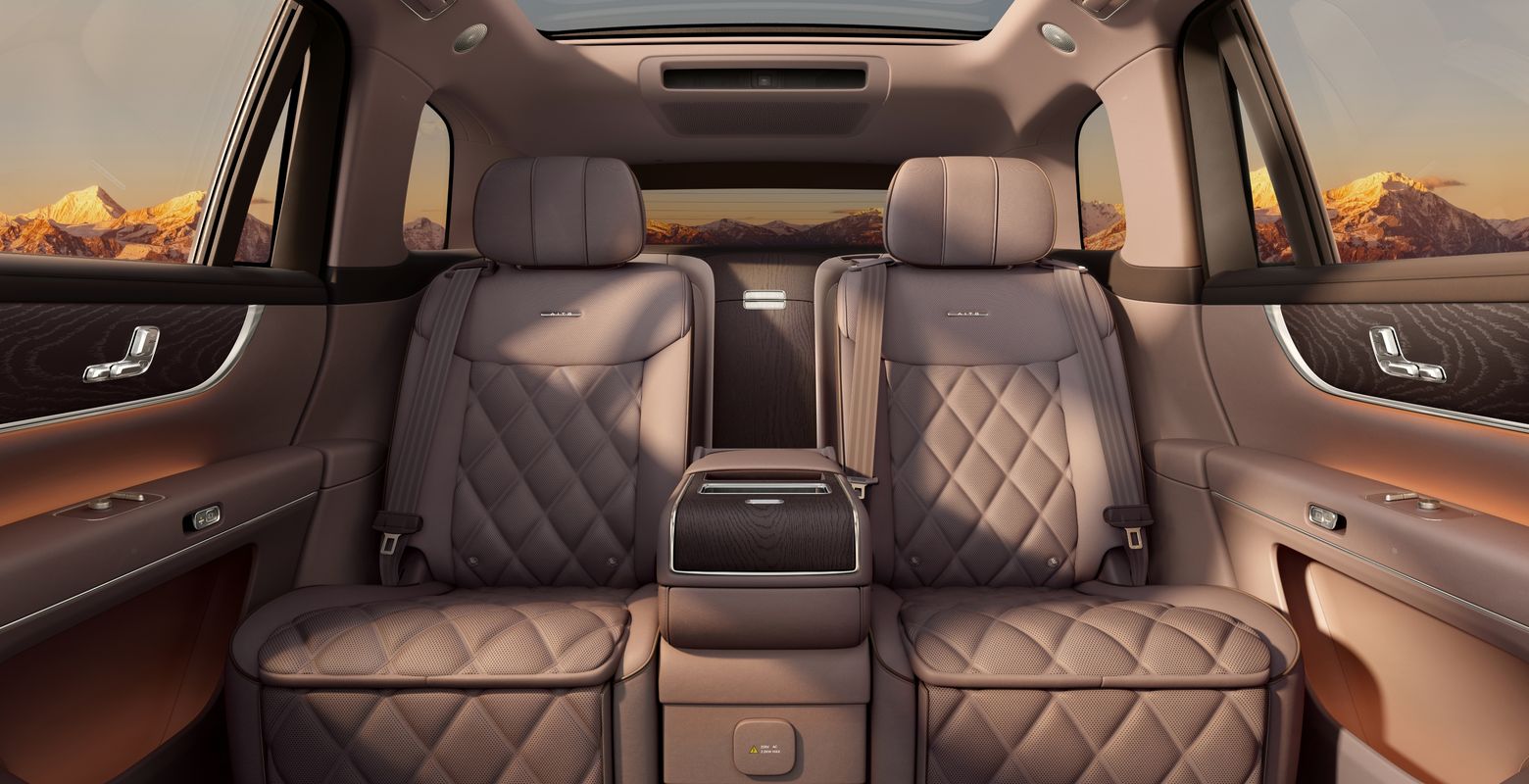 AITO M9 Truffle Brown Interior