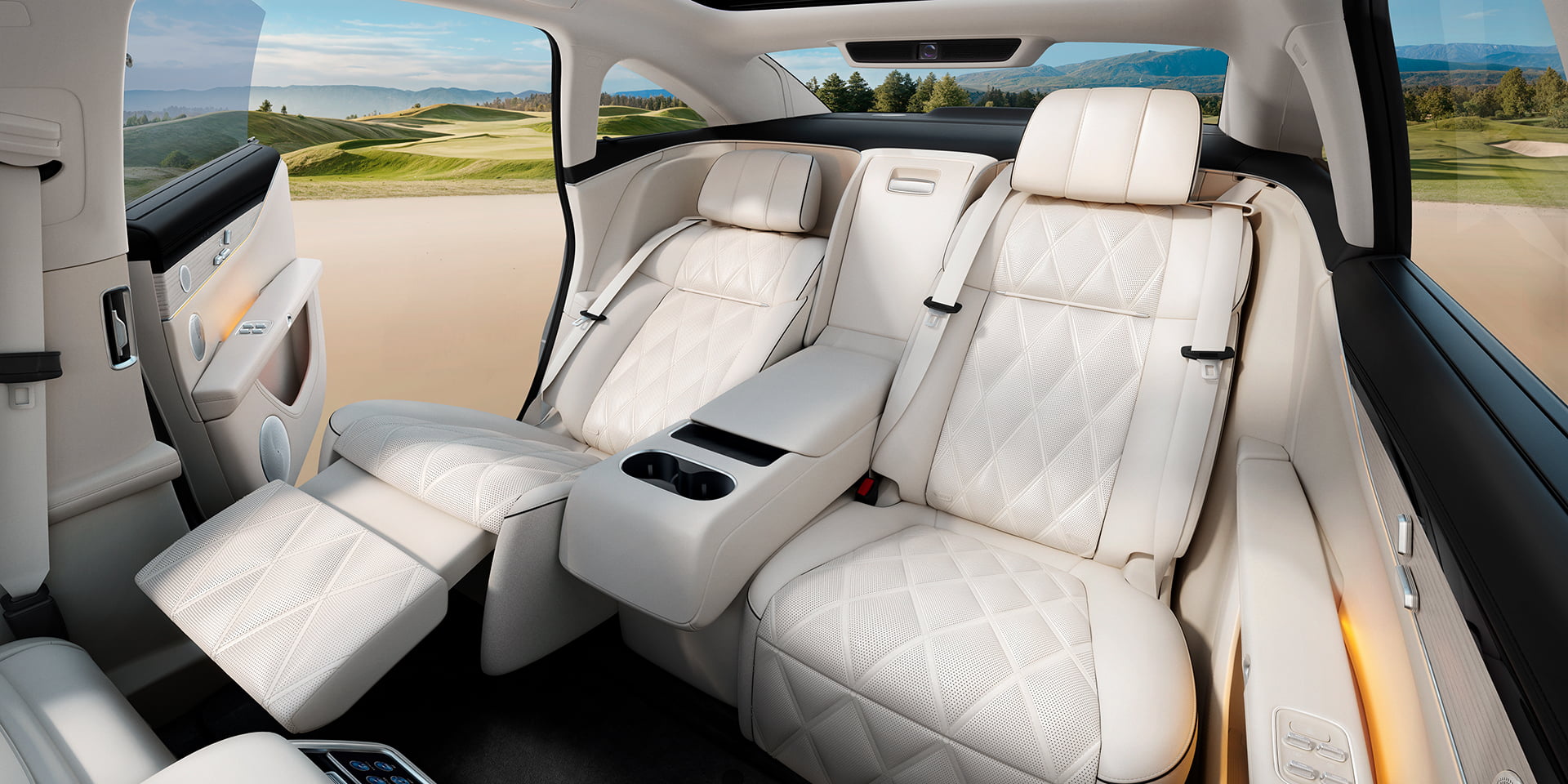 Stelato S9 Sandy White interior
