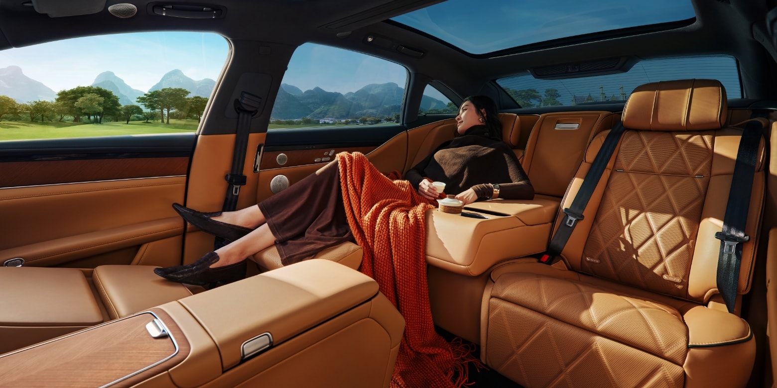 Stelato S9 elegant four-seat layout