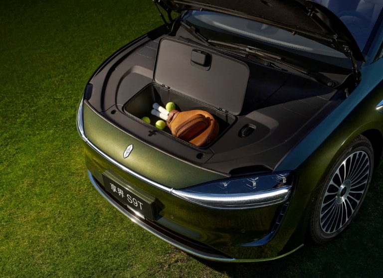 The Stelato S9T front trunk