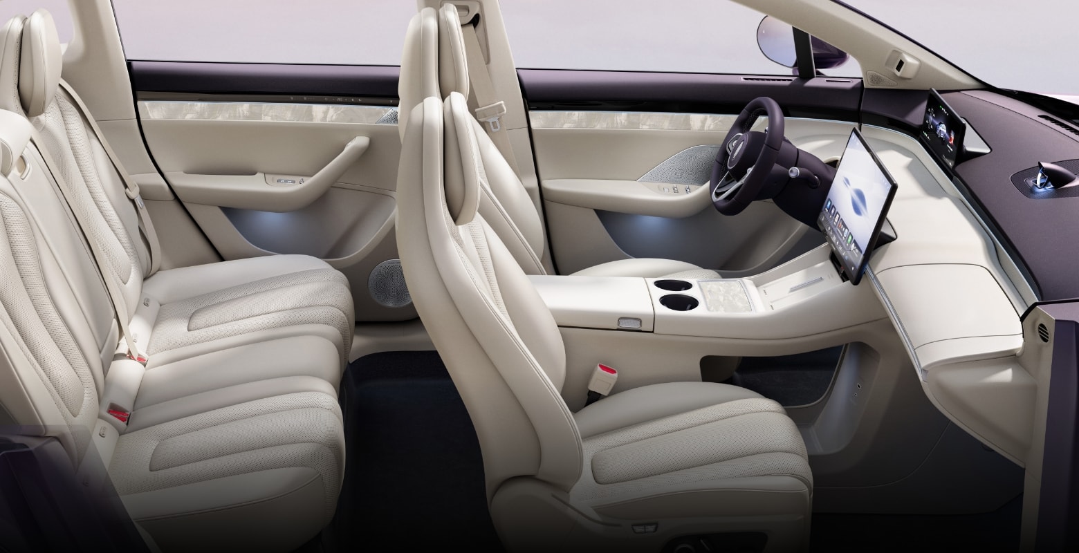 Luxeed R7 Roland Purple interior
