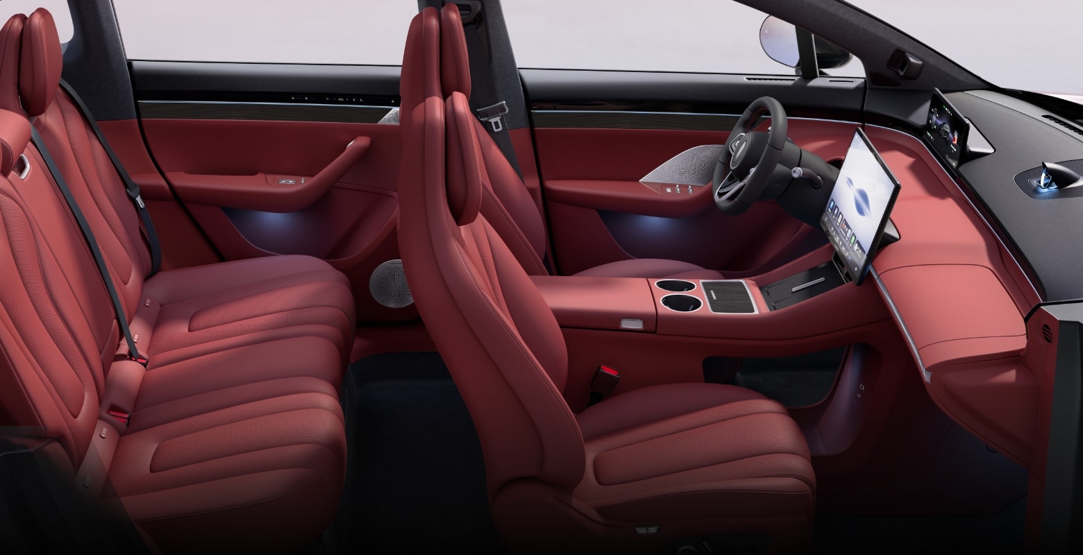 Luxeed R7 Peacock Red interior
