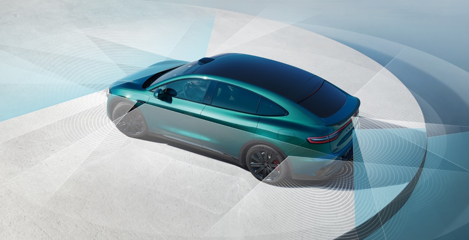 The radar system of the Luxeed R7 in Aurora Green, showing the Huawei ADS intelligent assisted driving function, with 1 added high-precision solid-state LiDAR at the rear