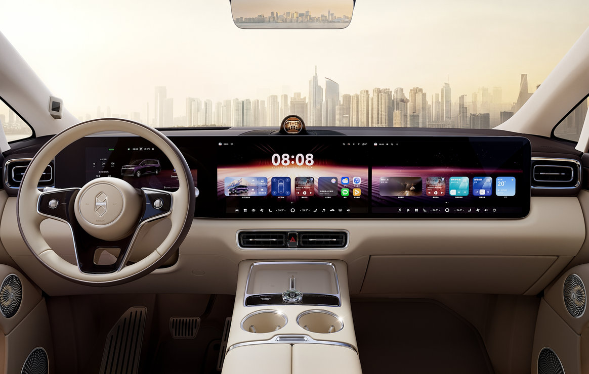 Luxeed V9 Wraparound Triple Screens