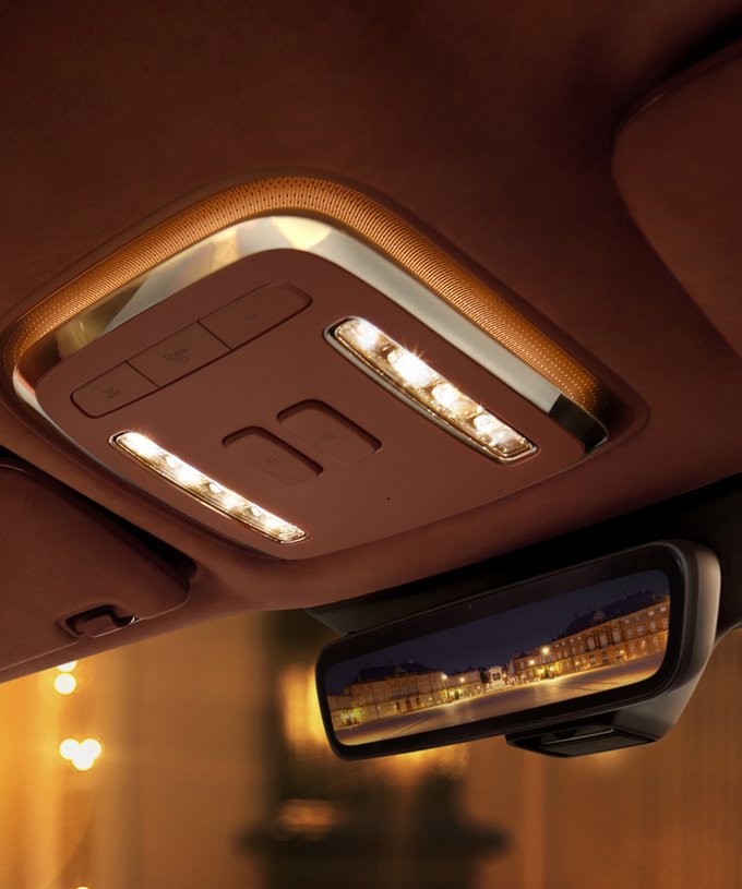 The Maextro S800 floating dome light