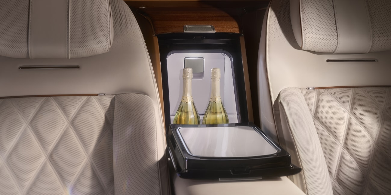 The Maextro S800 dual temperature-controlled onboard fridge